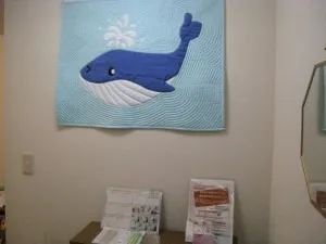 玄関を開ける際にはノックかチャイムを鳴らしてください。